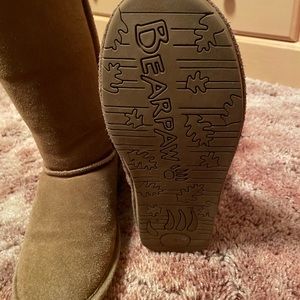 Bearpaw Boots size 8 women’s